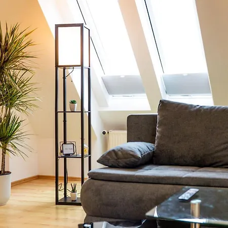 Moderne Dachgeschosswohnung - Parkplatz - Netflix Coburg Exterior photo