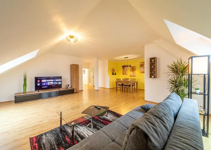 Moderne Dachgeschosswohnung - Parkplatz - Netflix