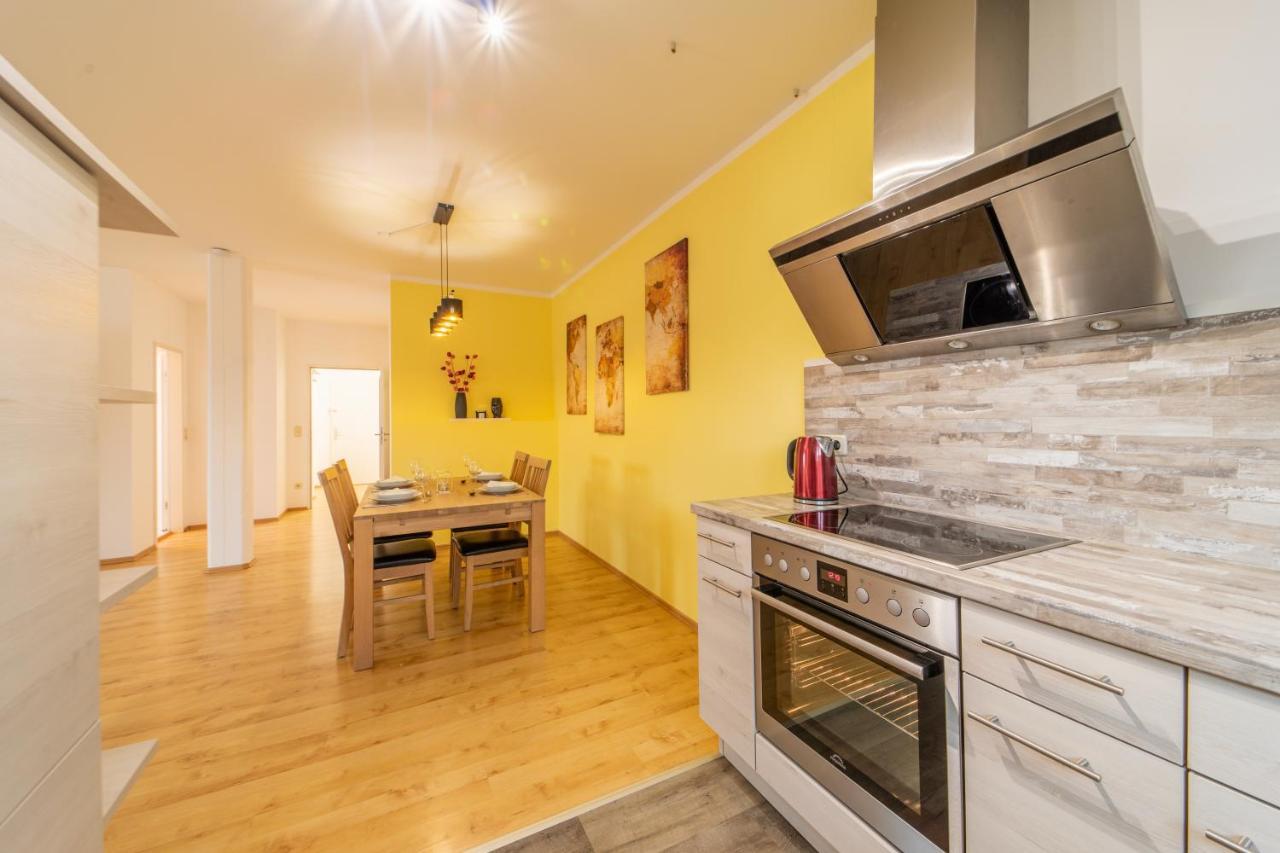Moderne Dachgeschosswohnung - Parkplatz - Netflix Apartment