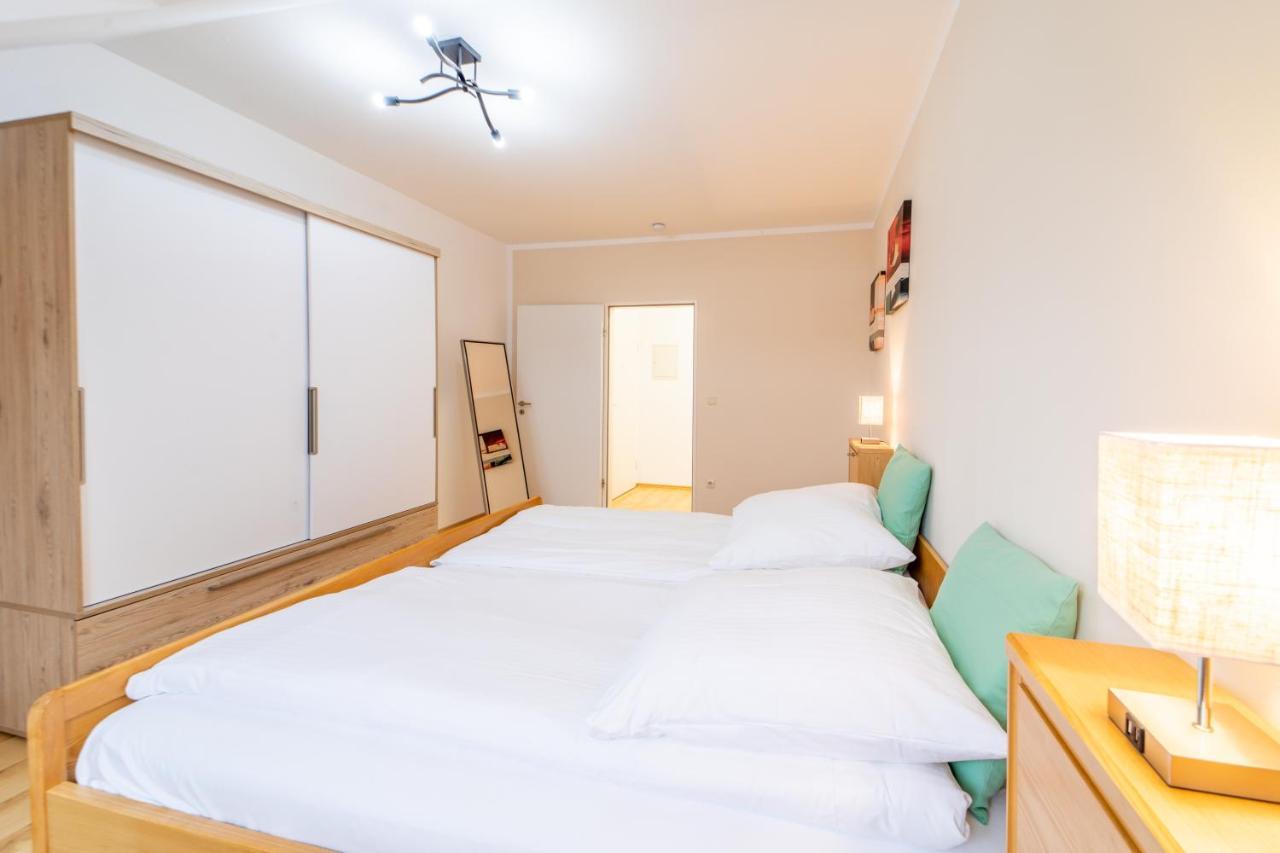 Moderne Dachgeschosswohnung - Parkplatz - Netflix * Coburg