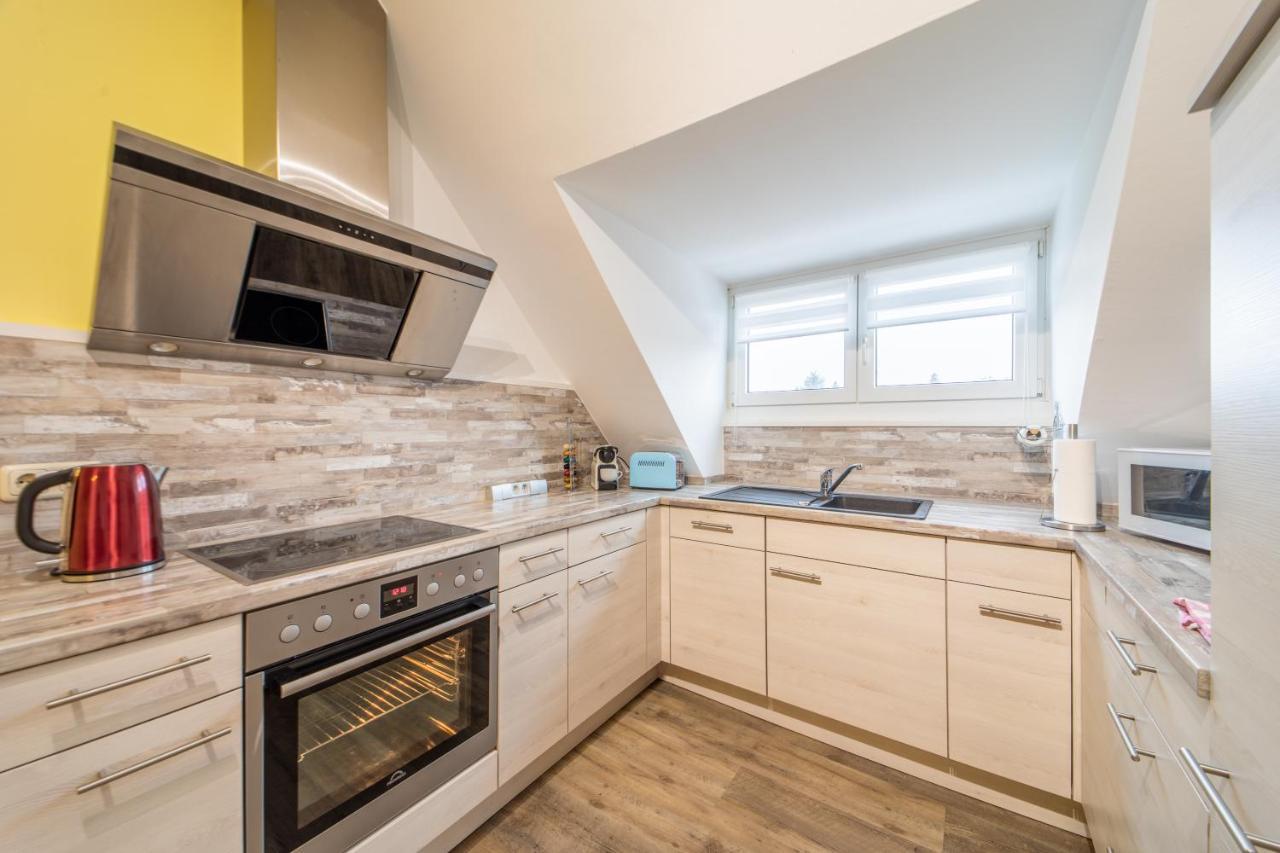 Moderne Dachgeschosswohnung - Parkplatz - Netflix Apartment Coburg