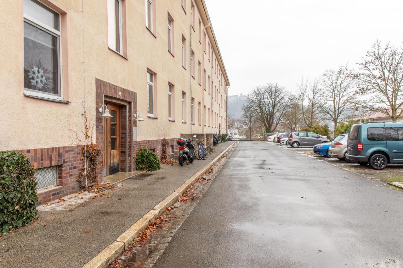 Moderne Dachgeschosswohnung - Parkplatz - Netflix